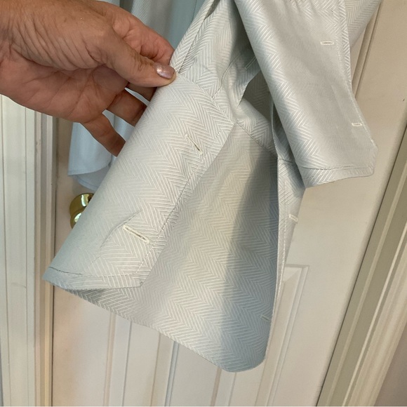 Craig Taylor Dress Shirt, French Cuffs, Luxury Designer and Fabric, Size 16.5 R - Picture 9 of 10